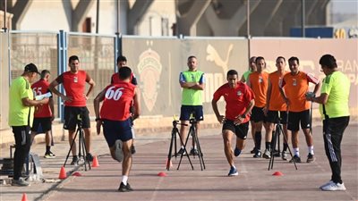 نجاح 16 حكمًا و26 مساعدًا في اختبارات اللياقة البدنية