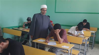 طلاب أزهر جنوب سيناء يؤدون امتحان الدور الثانى فى العلوم المتكاملة واللغة الأجنبية الثانية والجغرافيا والتاريخ والبلاغة