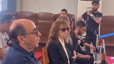 صدمة وحزن هدى حداد شقيقة جارة القمر فيروز في جنازة زياد الرحباني