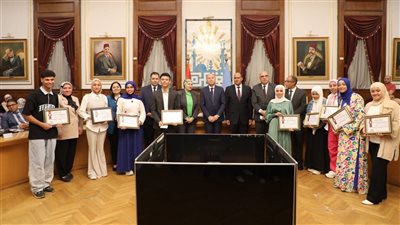 محافظ القاهرة يكرم أوائل الثانوية العامة: فخور بصدارتكم على مستوى الجمهورية| صور