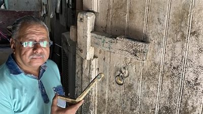 «بالضبة والمفتاح».. حكاية أقدم باب منزل في الأقصر منذ 130 عامًا