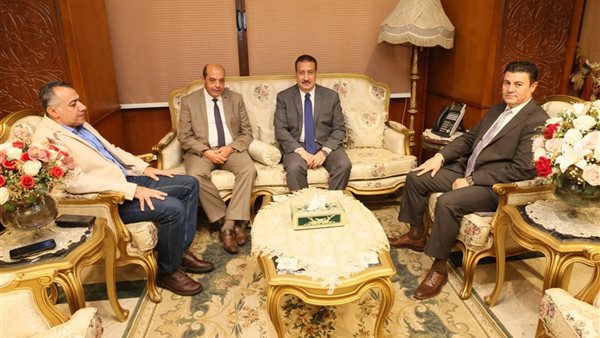 محافظ المنوفية يهنئ