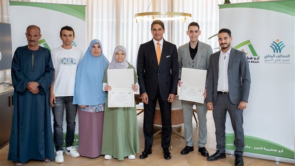 أبو هشيمة يكرم أوائل