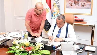 محافظ جنوب سيناء يستجيب لمطالب أهالي دهب ويحدد أراضي بديلة للعقود المتعارضة مع المخطط الاستراتيجي