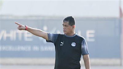 أوسكار رويز يعقد اجتماعًا فنيًا مع الحكام لمراجعة وتقييم بعض الحالات التحكيمية