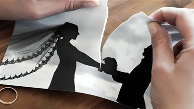 انفصال مؤلف شهير عن زوجته بعد زواج 11 عاما والإعلان الرسمي قريبًا