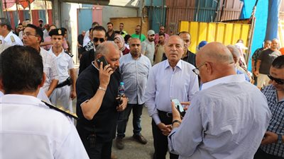 نقل الباعة الجائلين المتواجدين بجوار حديقة الأزبكية إلى جراج العتبة