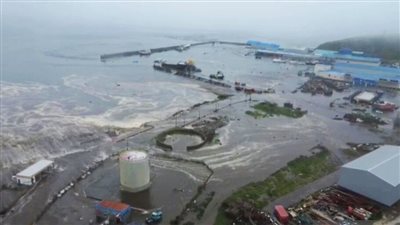 الكارثة مستمرة.. التسونامي يهدد سواحل كولومبيا والسلطات تبدأ بإغلاق الشواطئ وتشديد إجراءات السلامة