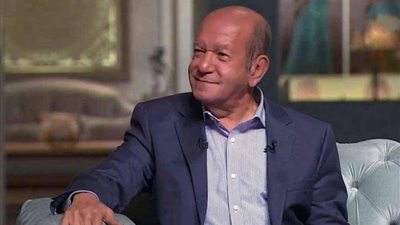 أسرة لطفي لبيب تنتهي من استخراج تصريح الدفن وتستعد لتشييع الجثمان