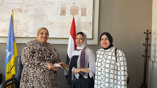 تسليم 53 سيدة وفتاة