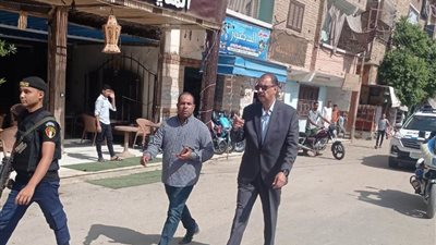 محافظ سوهاج يحيل رئيس قرية نيدة للتحقيق بسبب تردي مستوى النظافة وكثرة الإشغالات