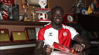 تفاصيل تعاقد نادي سيفاس سبور مع مهاجم الأهلي الأسبق