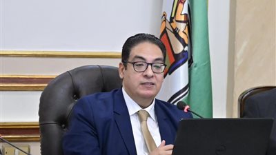 رئيس جامعة القاهرة: مؤتمر الذكاء الاصطناعي يبحث الأمية الرقمية في مصر |خاص