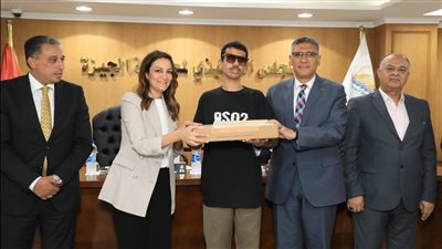 محافظ الجيزة يكرم أوائل الثانوية العامة والدبلومات الفنية من أبناء المحافظة | صور