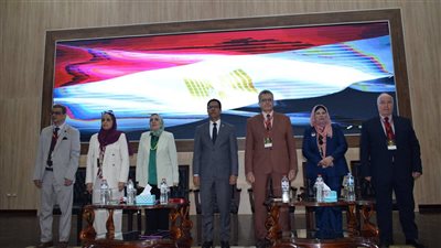 رئيس جامعة بنها يشهد المؤتمر الطلابي الثالث لكلية الطب البشري: حريصون على تنمية شخصية الطالب وتعزيز قيم الولاء