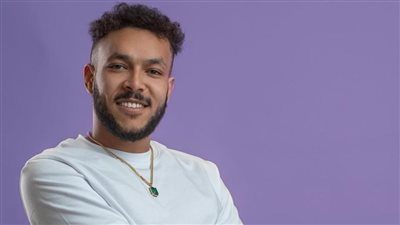 ويجز عن أغنية البخت: ممكن تكون معمولة لحد متعرفهوش.. مش لازم ممثلة الحياة فيها كتير