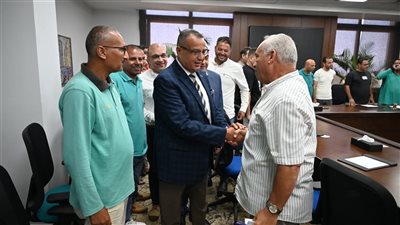 محافظ جنوب سيناء يترأس اجتماعًا موسعًا لملاك وسائقي التاكسي بشرم الشيخ