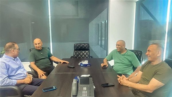 جهاز المنتخب مع مصطفى