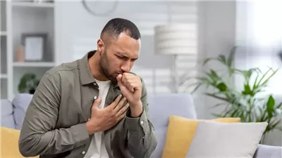 تغيّر بسيط في يديك قد يكشف عن إصابتك بسرطان الرئة بمراحله المتقدمة.. تعرف على التفاصيل