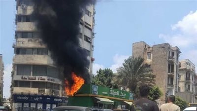 دون إصابات.. السيطرة على حريق كشك بمنطقة شبرا في القاهرة 