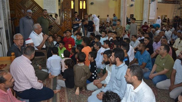 جانب من لقاء محافظ