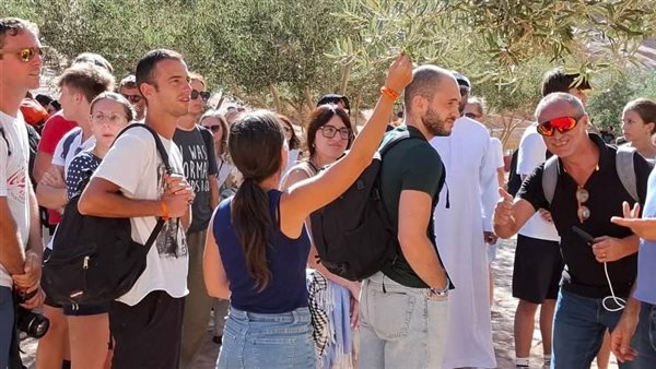 السياح - تعبيرية