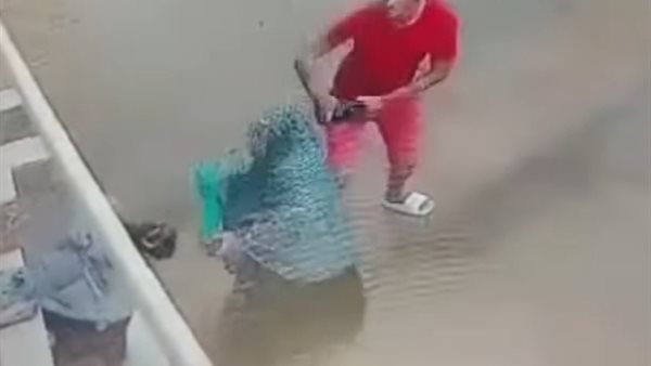 لحظة الاعتداء على