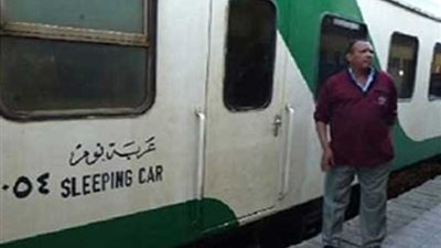 باب عربة نوم وقع عليهما.. إصابة عاملين بالسكة الحديد خلال عملهما