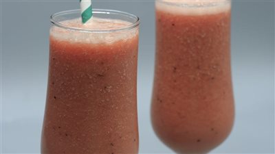 طريقة عمل عصير كيوي بالبطيخ.. مشروب لذيذ ومنعش