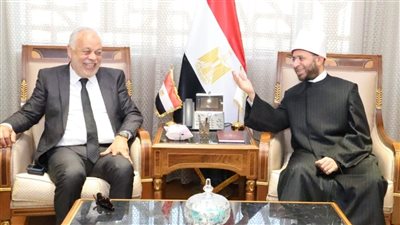 وزير الأوقاف يستقبل نقيب المهن التمثيلية لبحث التعاون في دعم الدراما الدينية والأنشطة الثقافية