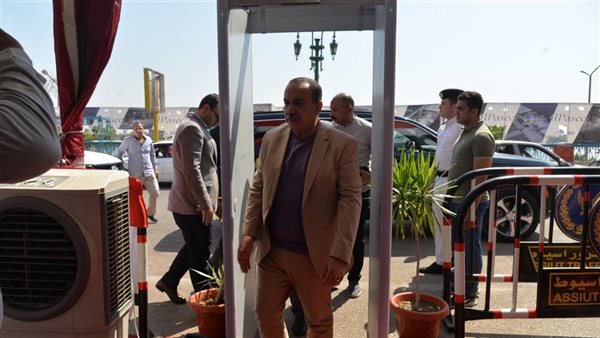 محافظ أسيوط