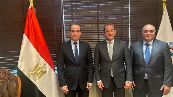 أحمد المسلماني ووزير