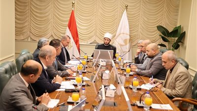 رئيس صندوق التنمية الحضرية ووزير الأوقاف يعقدان اجتماعا لمناقشة تطوير مشروعات بالمشاركة