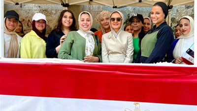 سحر نصر: نستعد لتجهيز قافلة كبرى تحوي عشرات الآلاف من الخيام وألبان الأطفال لدعم المرأة في غزة 