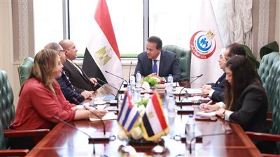 وزير الصحة يبحث مع السفير الكوبي نقل تكنولوجيا تصنيع لقاح السحائية وأدوية القدم السكري والكلى