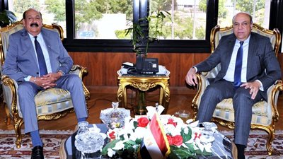 وزير الطيران: مصر للطيران تتسلم طائرات إيرباص A350 العام القادم.. والتوسع في تشغيل خطوط مباشرة إلى لوس أنجلوس