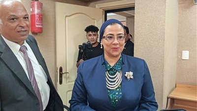 رئيسة المجلس القومي للمرأة تدلي بصوتها في انتخابات مجلس الشيوخ 2025