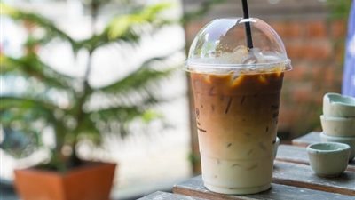 طريقة عمل الآيس كوفي بدون مضرب.. نسكافيه مثل الكافيهات في دقائق