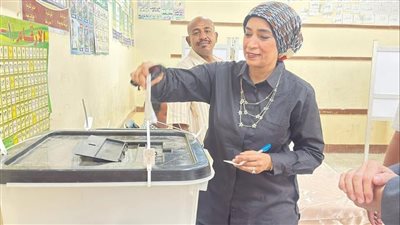 رئيس جامعة الأقصر تدلي بصوتها في انتخابات الشيوخ.. وتؤكد: شارك من أجل مصر