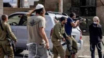  إصابة طفلة فلسطينية إثر ملاحقة مستوطنين لها في الضفة الغربية.. واقتحام المسجد الأقصى