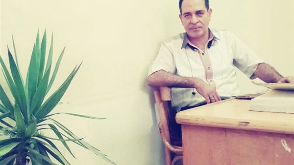 الموظف المنوفى