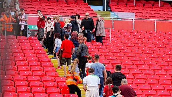 إخلاء ملعب أنفيلد