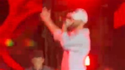 بعد الجدل الواسع.. شهاب يصحح المسار بإطلاله متزنه علي المسرح الروماني