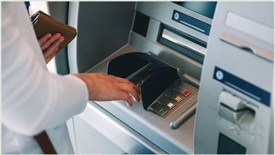 تفاصيل حدود السحب والإيداع من ماكينات ATM والبنوك وخدمة إنستا باي.. هل زادت لـ 500 ألف جنيه؟