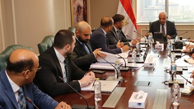 وزير الكهرباء يبحث مع مدير الطاقة النووية الروسية توطين صناعة المعدات الكهربائية لمشروع الضبعة النووي