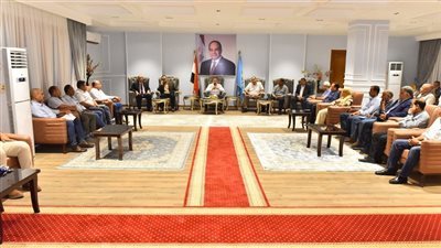 محافظ أسيوط يشدد على محاسبة المقصرين.. ويطلق حزمة توجيهات لتنمية الموارد والظهير الصحراوي