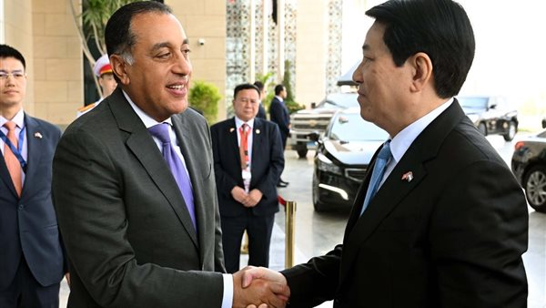 رئيس الوزراء خلال