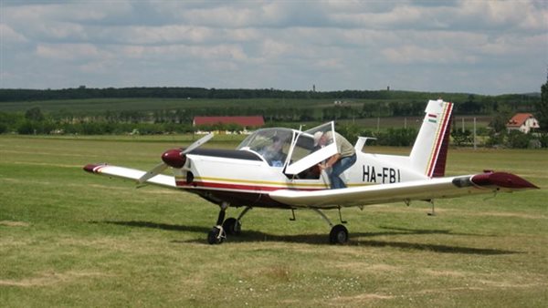 طائرة -تعبيرية 