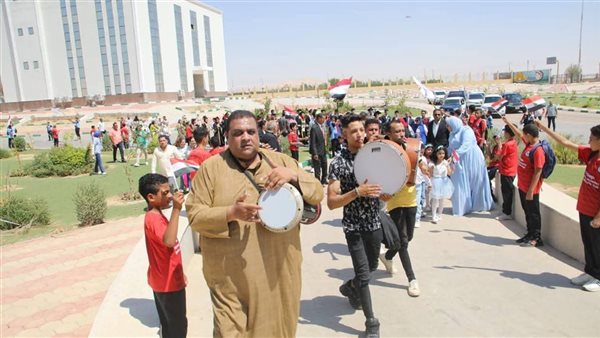 مسيرة شرفية لأوائل