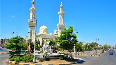 بورسعيد × 24 ساعة | تواصل أعمال تجديد شبكة مياه منطقة السلام.. ورصف عدد من شوارع حي الزهور | صور 